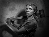 Girl with a Sledgehammer Poster och Canvastavla