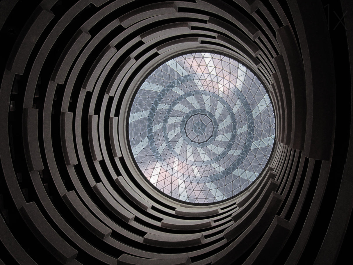 Asymmetric Spiral Beauty Poster och Canvastavla
