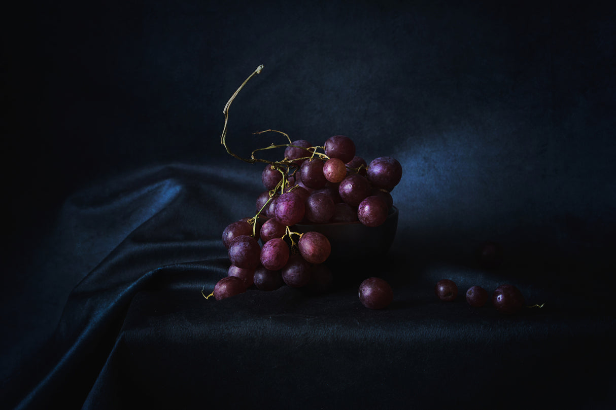 Grapes In Blue Poster och Canvastavla