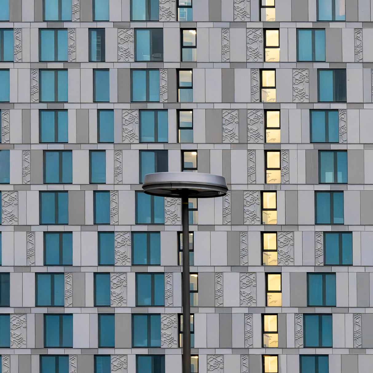 yellow windows Poster och Canvastavla
