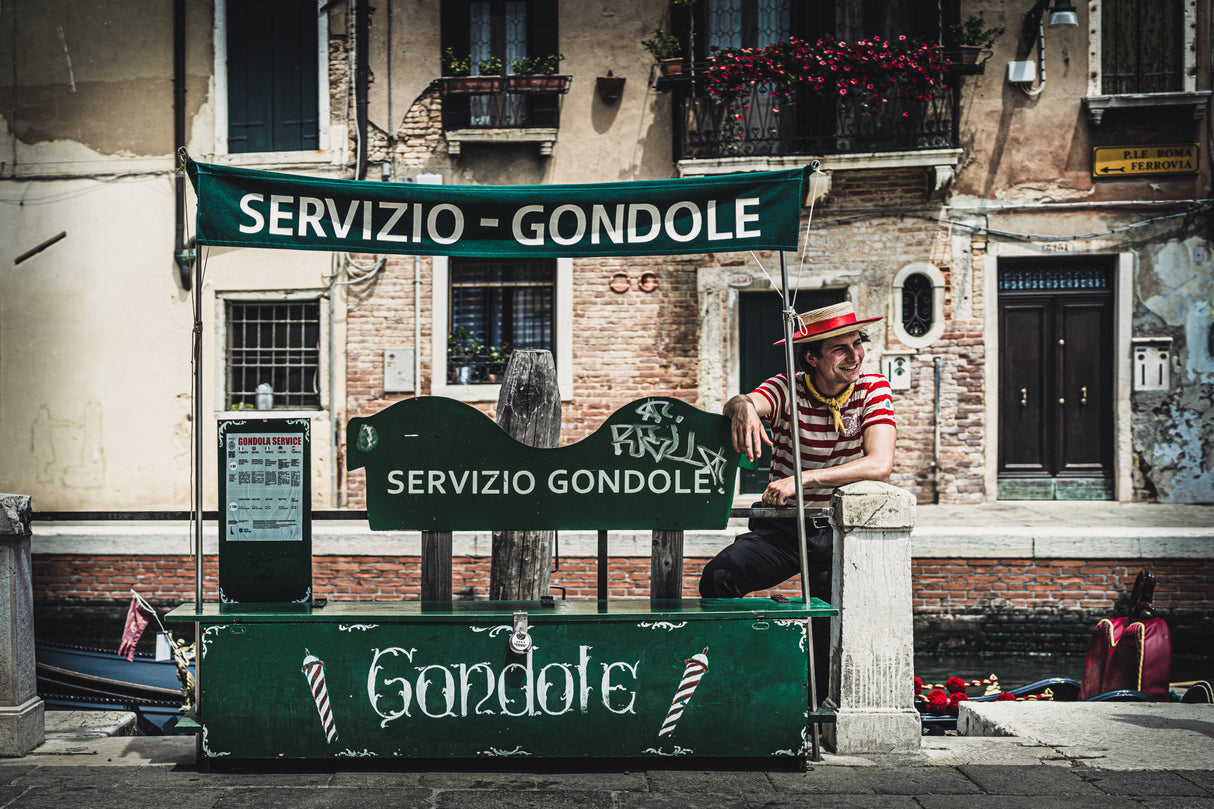 The happy gondolier Poster och Canvastavla