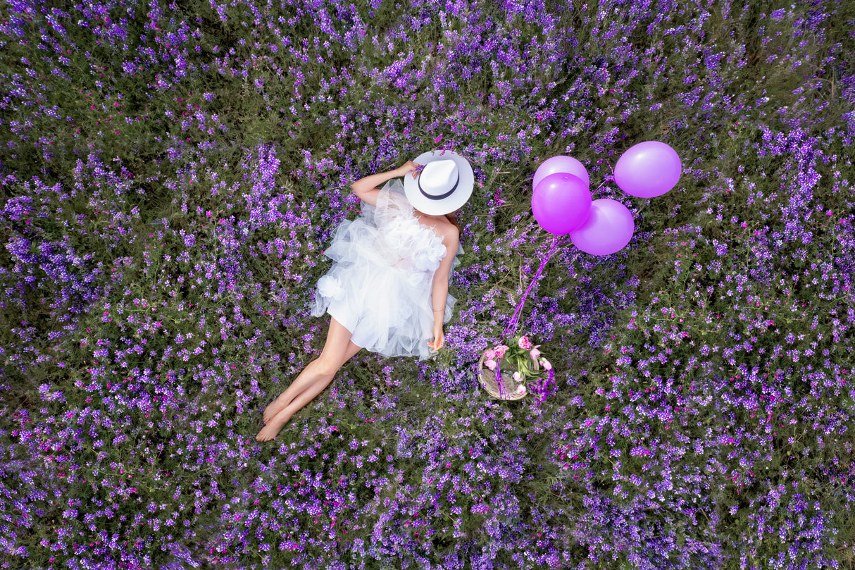 Girl among Flowers Poster och Canvastavla