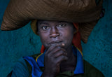 Ethiopian woman in a market. Poster och Canvastavla