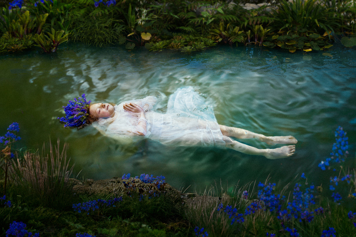 Young Ophelia Poster och Canvastavla