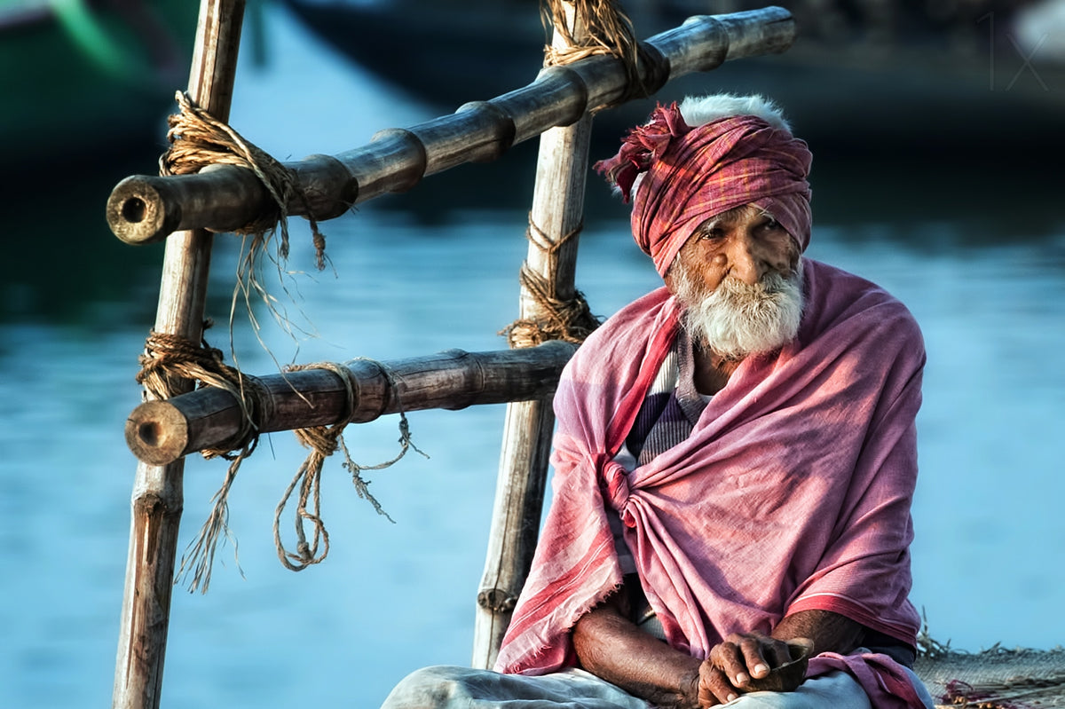 the old man and the Ganges Poster och Canvastavla