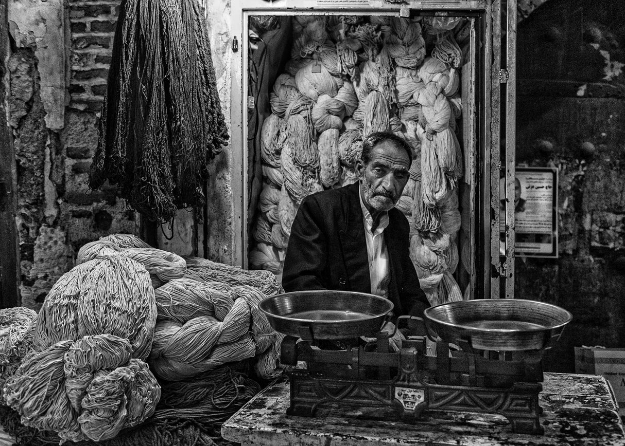 Rope seller in a bazaar (Iran) Poster och Canvastavla