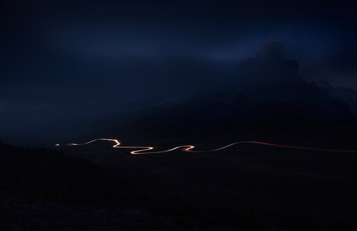 Winding through the night Poster och Canvastavla