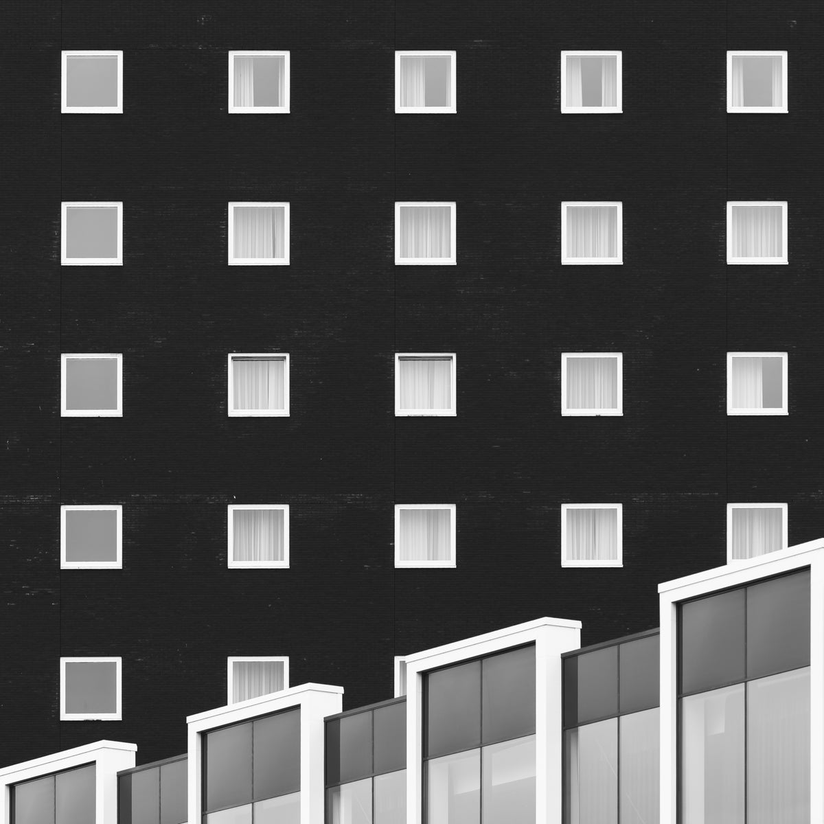 Ordered facade Poster och Canvastavla