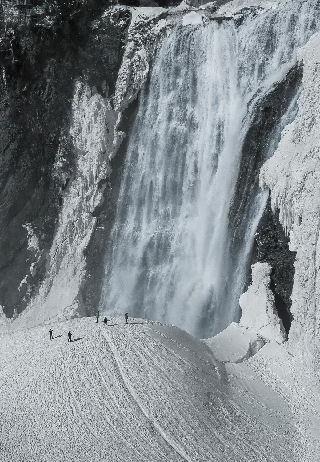 The smallness of man against nature Poster och Canvastavla
