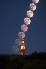 Almost a Supermoon Poster och Canvastavla