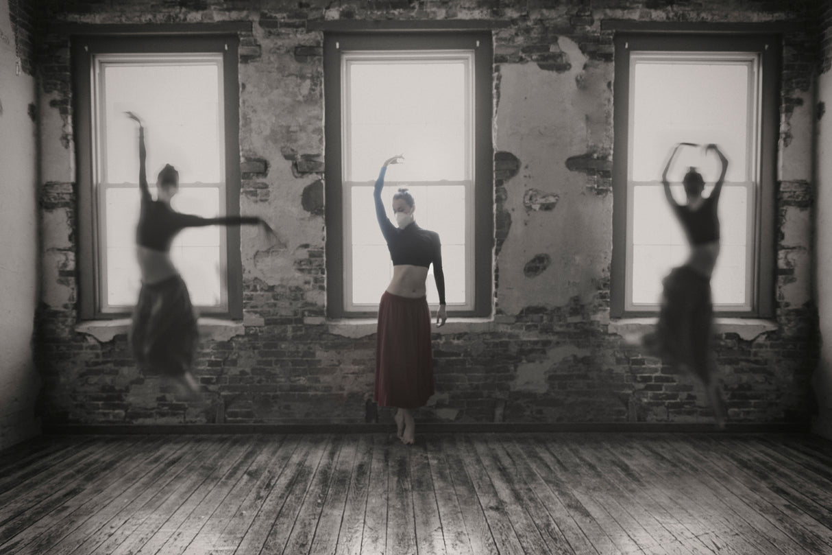 Dance in COVID days Poster och Canvastavla