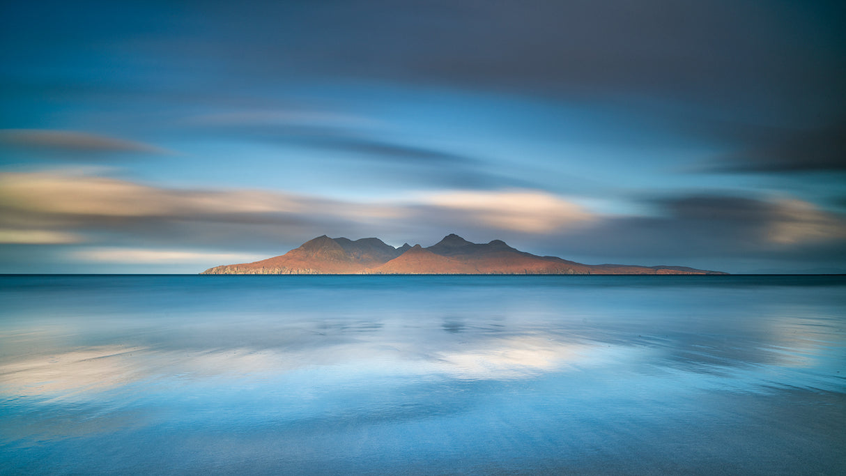 An epic sunrise in Eigg Poster och Canvastavla
