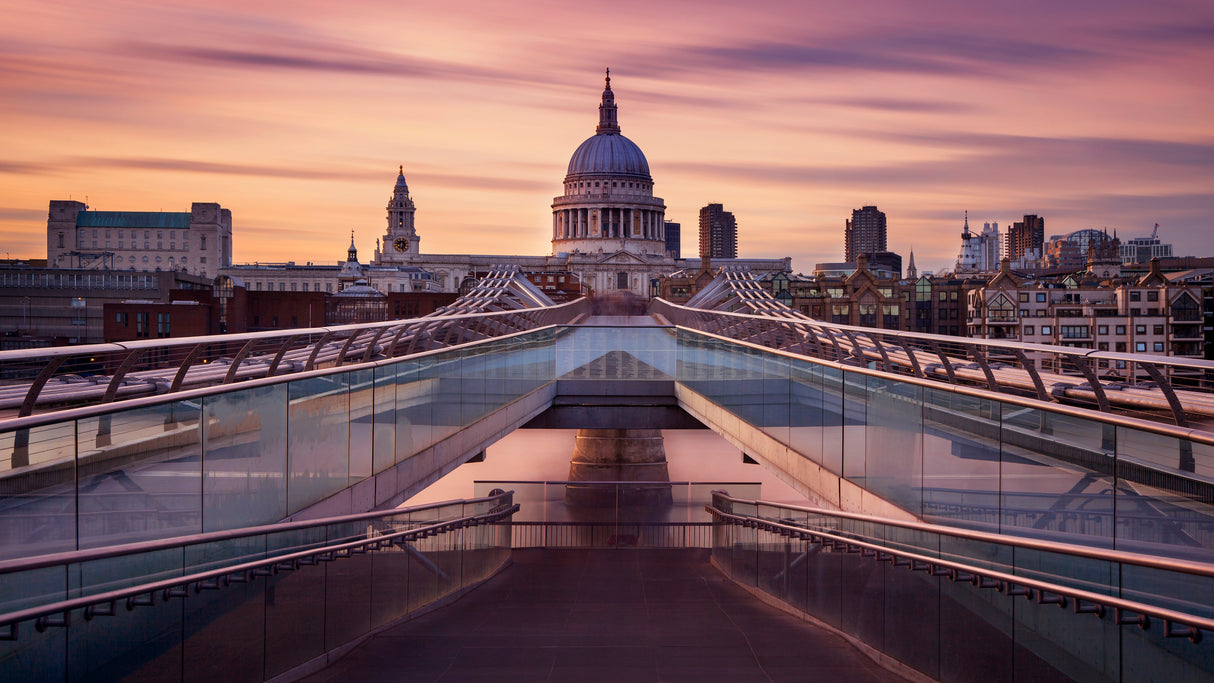 Millennium bridge leading towards St. Paul's church Poster och Canvastavla