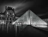 Louvre at Night Poster och Canvastavla