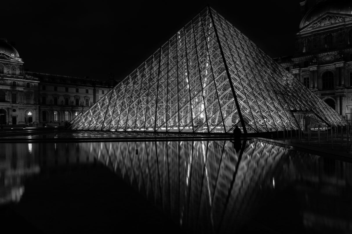 Lonely in Paris Poster och Canvastavla