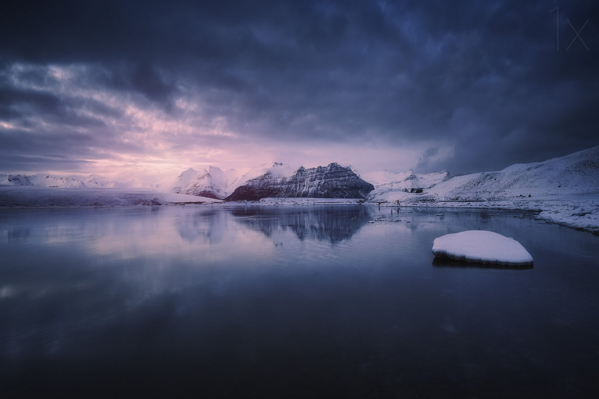 Quiet frost light II Poster och Canvastavla