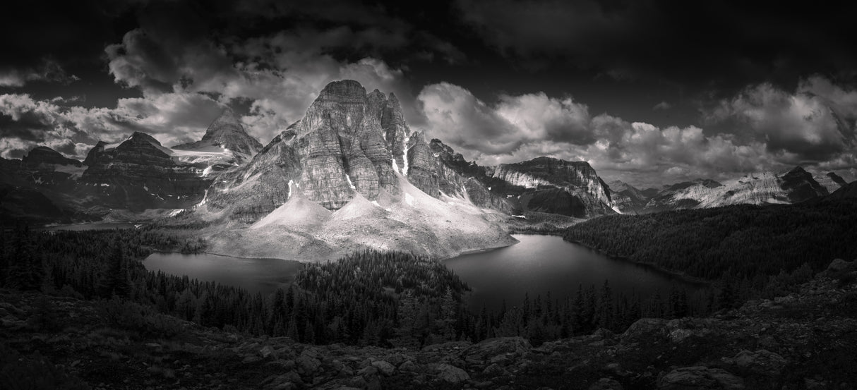 A moment at Mt. Assiniboine Poster och Canvastavla