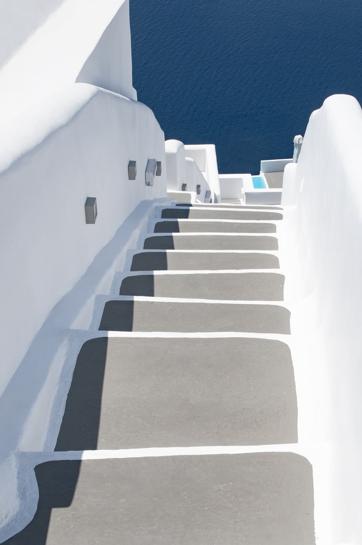 steps to pool and sea Poster och Canvastavla