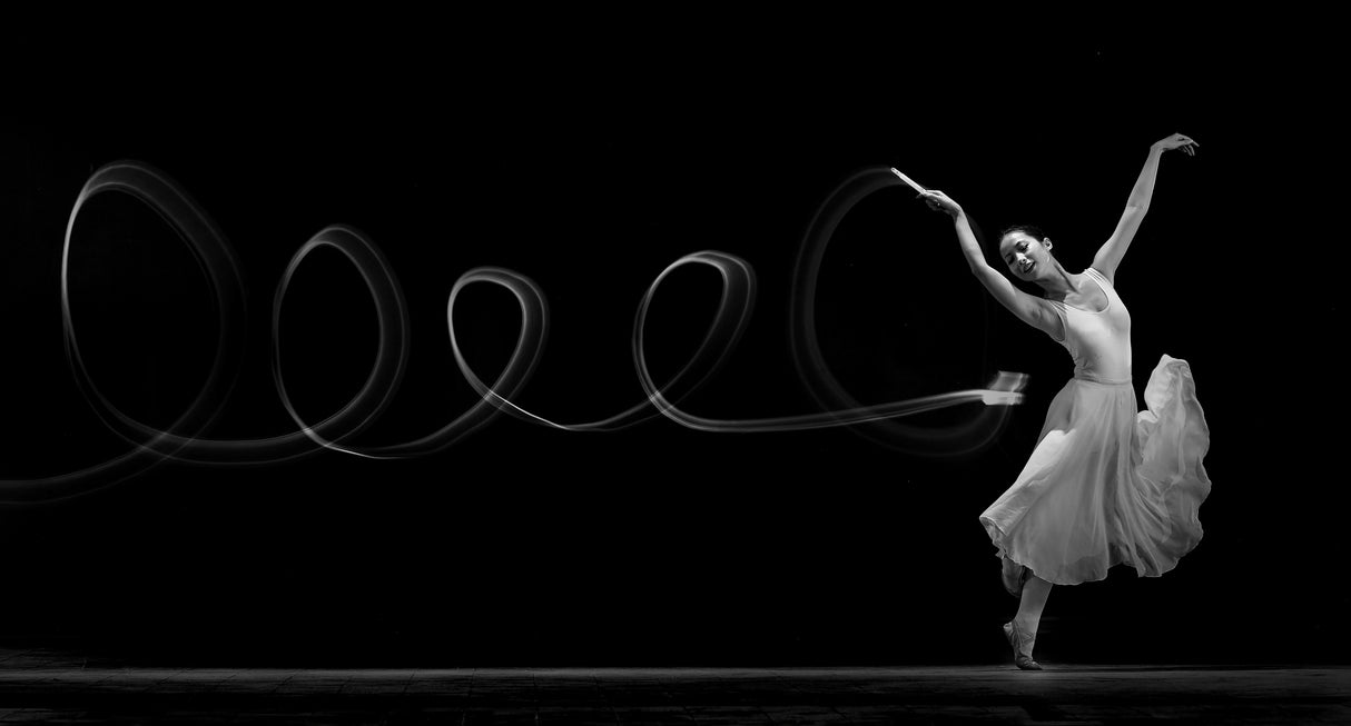 Dancing with Light Poster och Canvastavla
