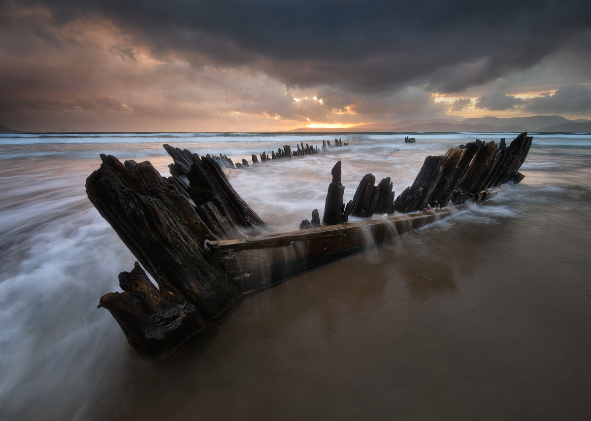 Sunbeam Wreck Poster och Canvastavla