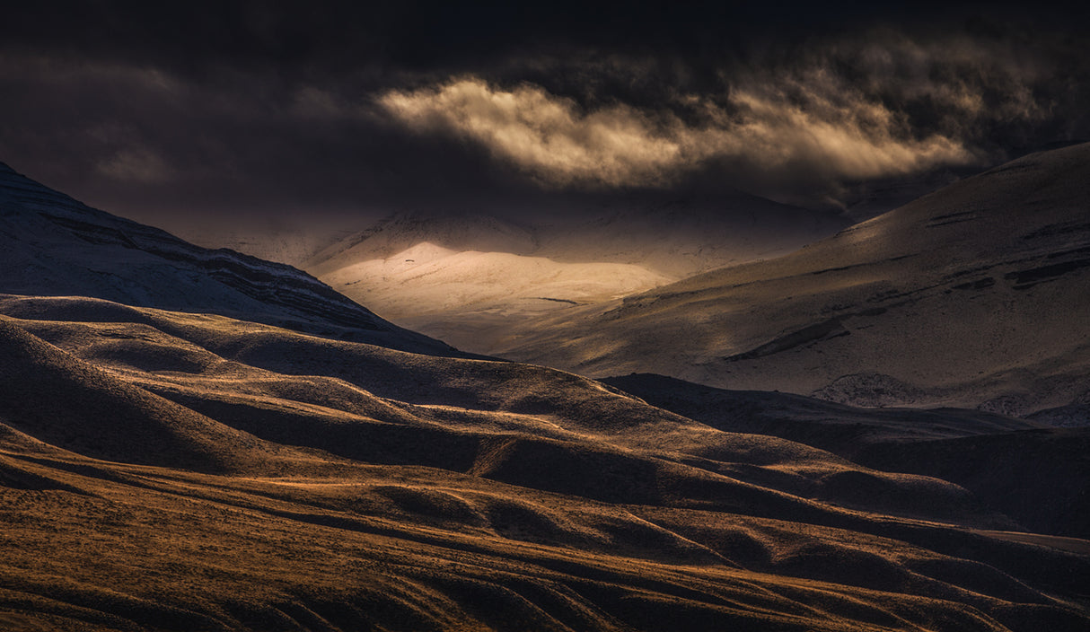First snow for the wavy mountains Poster och Canvastavla