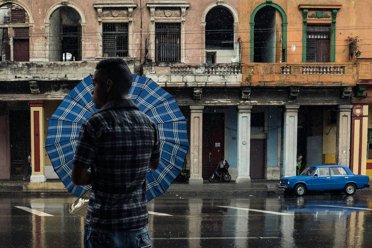 Rainy Blue Day in Havana Poster och Canvastavla