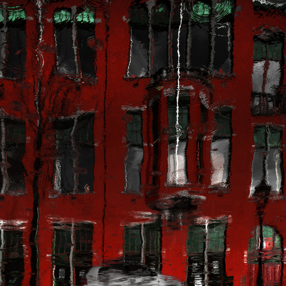 red house reflections Poster och Canvastavla