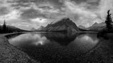 Bow Lake Under Clouds Poster och Canvastavla