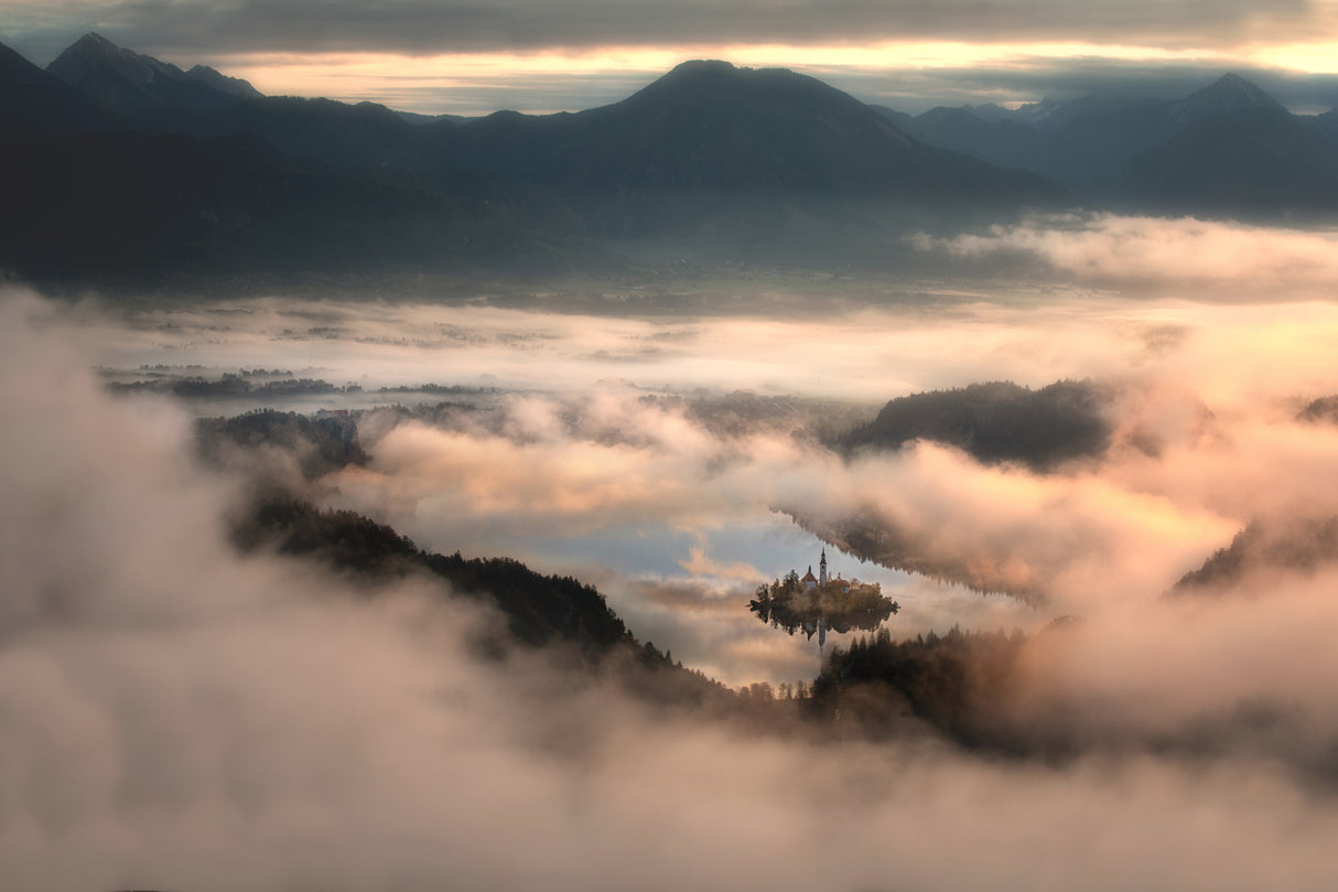 Bled in autumn Poster och Canvastavla
