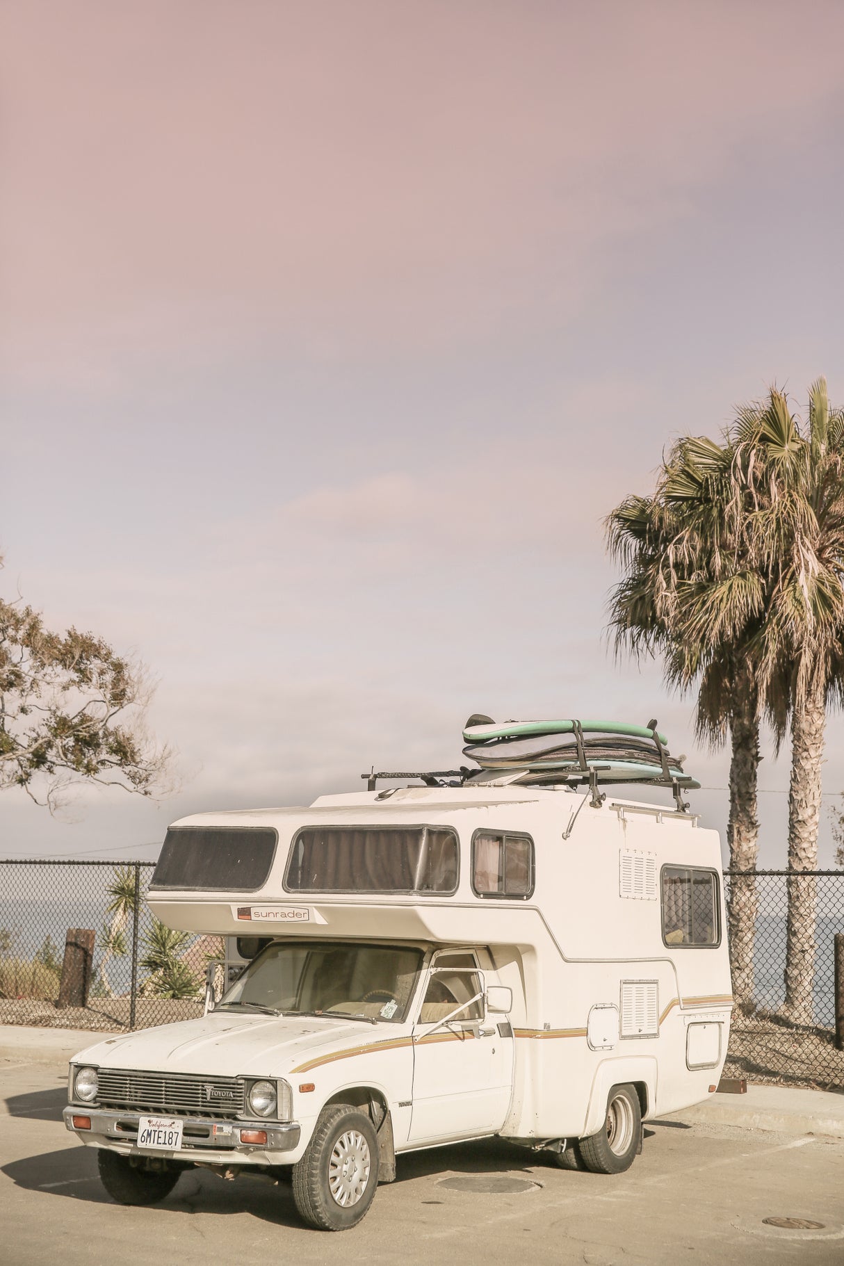 Surf Wagon Poster och Canvastavla