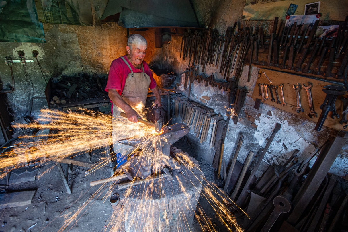 Glowing iron sparks Poster och Canvastavla