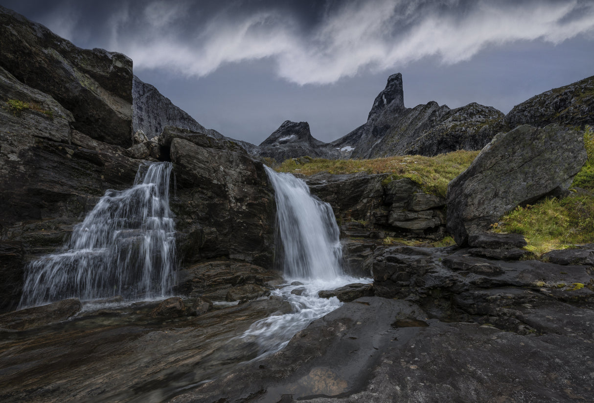 Fascinating waterfalls Poster och Canvastavla