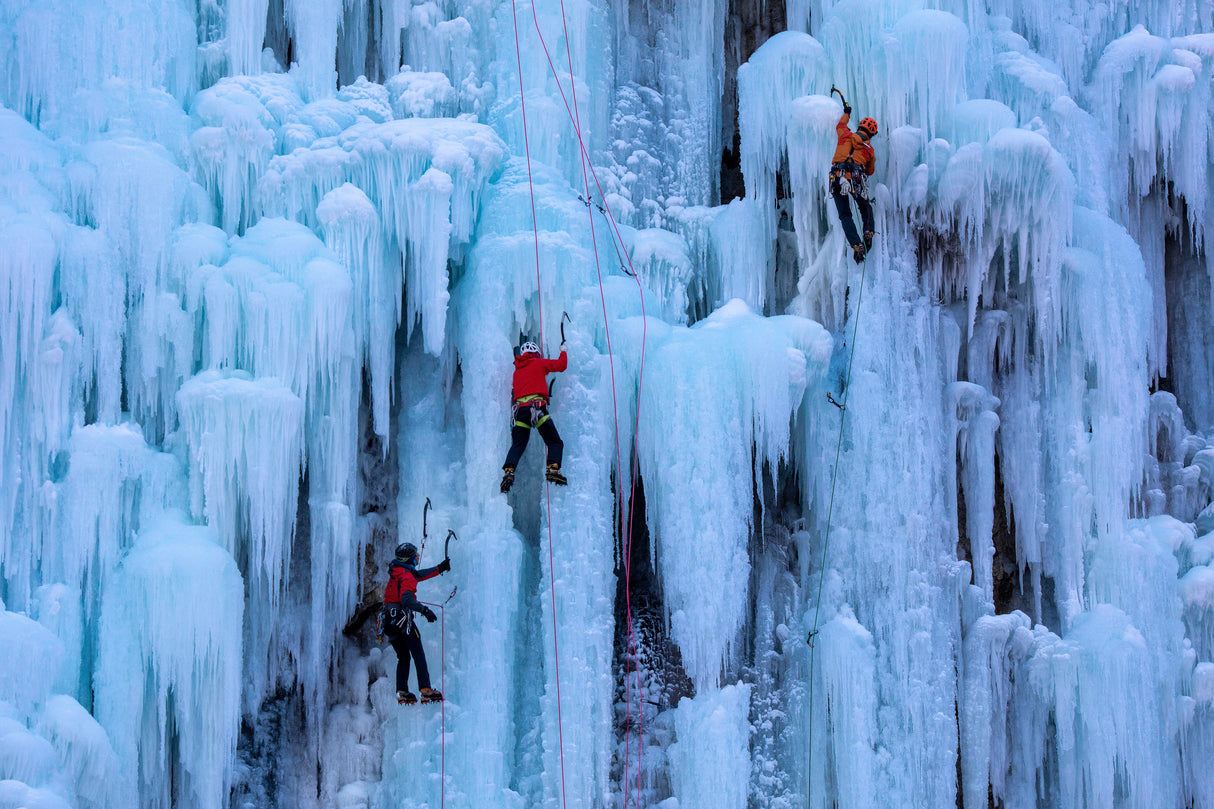 Ice Cliff Climbing-2 Poster och Canvastavla