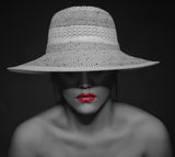 BEAUTY UNDER HAT Poster och Canvastavla