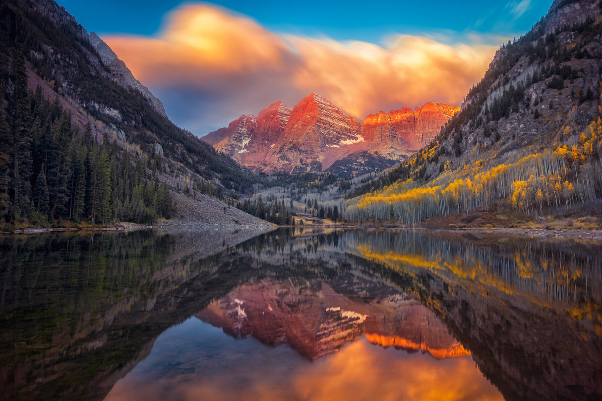 A Perfect Morning in Maroon Lake Poster och Canvastavla