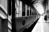 last train leaving paris Poster och Canvastavla
