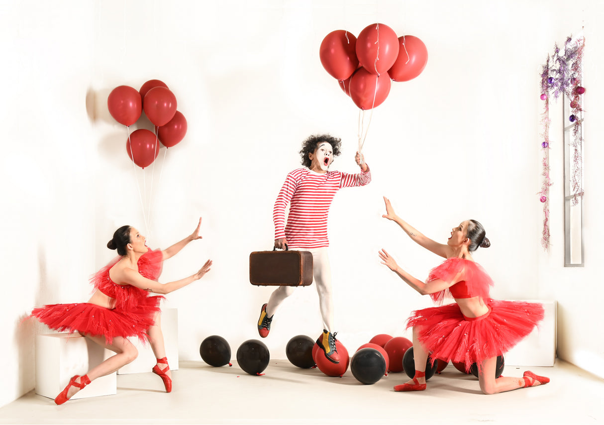 Flying clown Poster och Canvastavla
