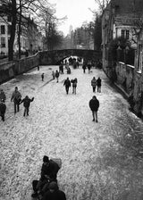 Walking on ice in Bruges Poster och Canvastavla