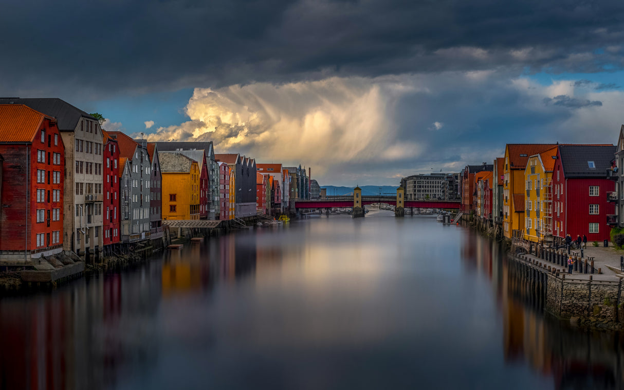 Lighted clouds Poster och Canvastavla