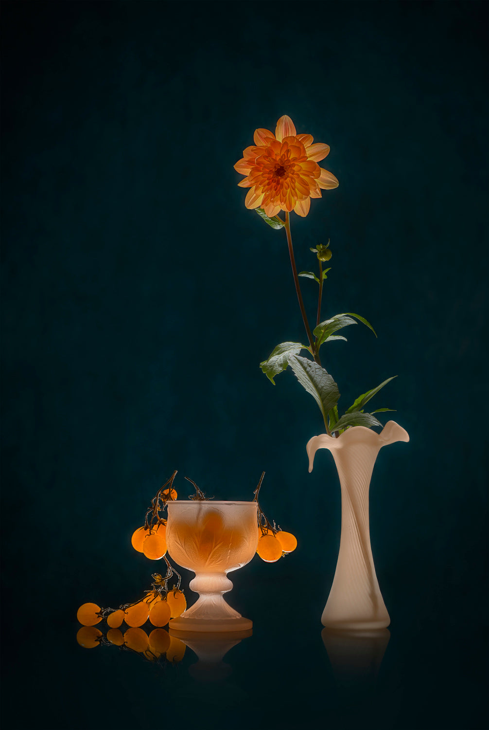 Bright Dahlia and Tomato Poster och Canvastavla