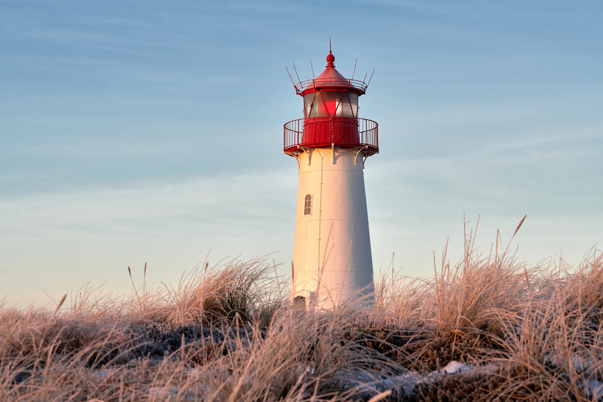 Lighthouse on winter morning Poster och Canvastavla