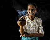 Woman smokes cigar, Bagan, Myanmar Poster och Canvastavla