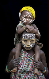Mother and child of the Suri tribe Poster och Canvastavla