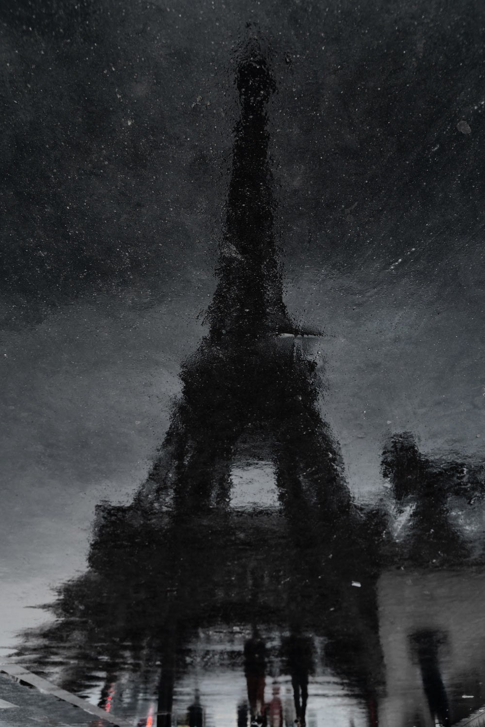 Rain in Paris Poster och Canvastavla