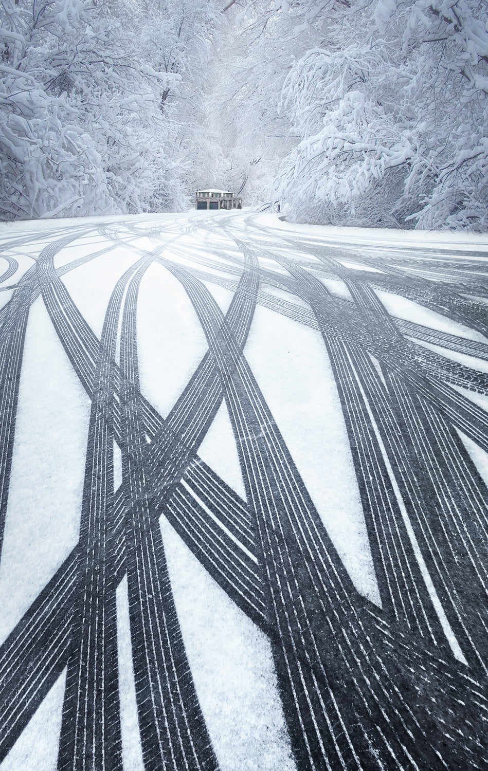 Wheel tracks in snow Poster och Canvastavla