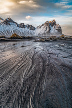Low tide, black sand Poster och Canvastavla