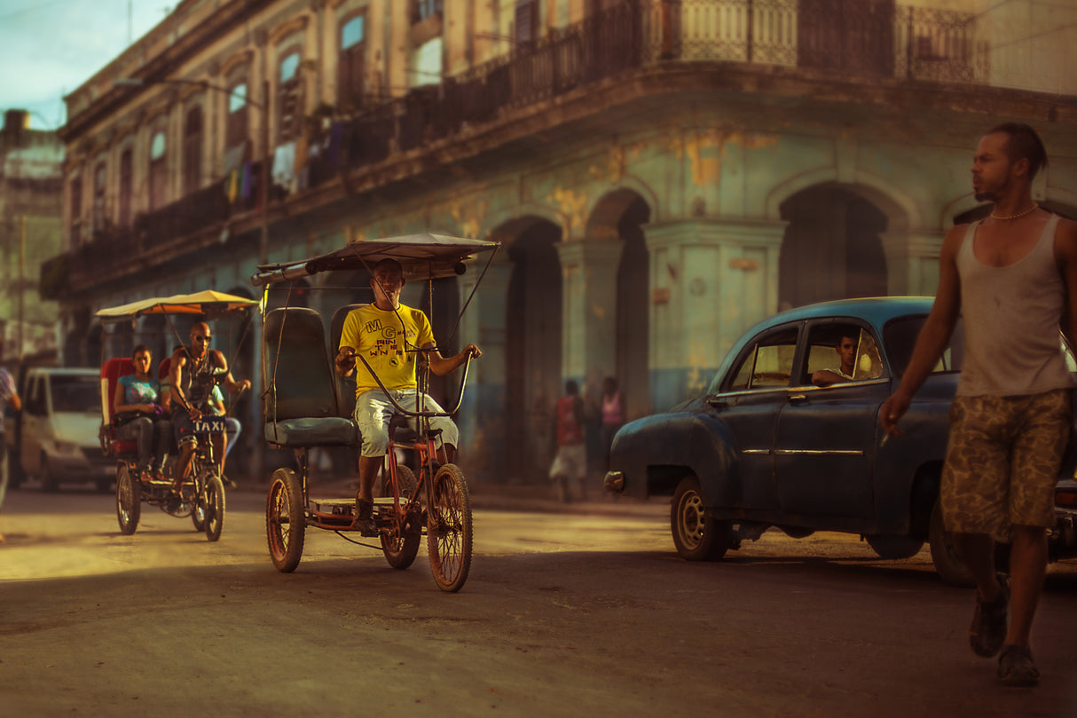 La Habana, sus sombras, su polvo, su gente Poster och Canvastavla