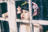 Flower Girl Poster och Canvastavla