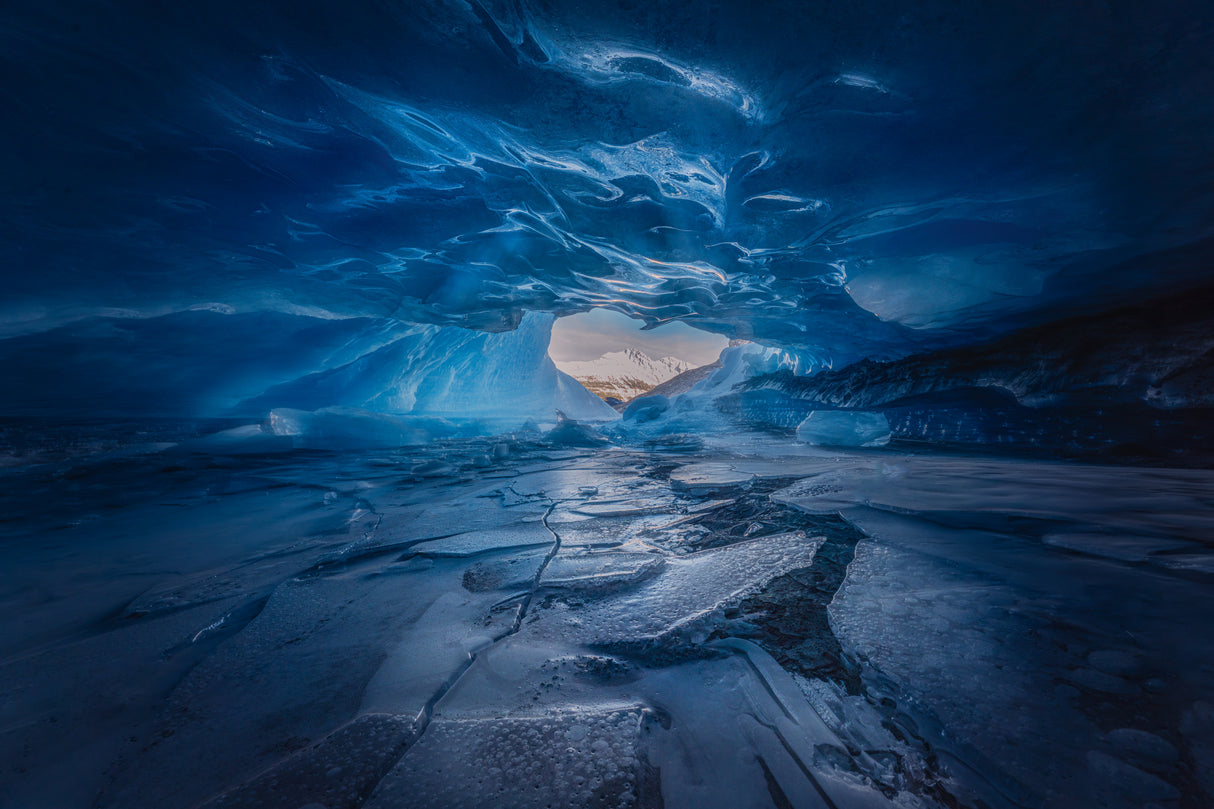 The Heart of Ice Cave Poster och Canvastavla