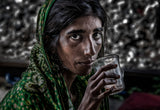 Bangladeshi woman having chai Poster och Canvastavla